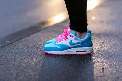 Nike Air Max 1 Clear Water Pink Power 4