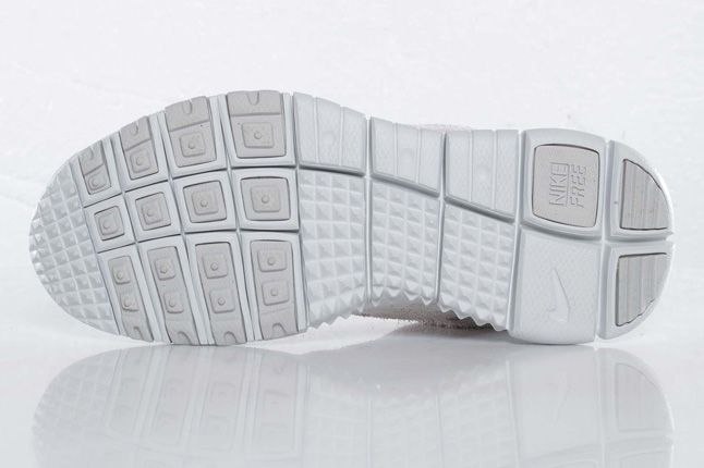 Nike Free Trail Polar Sole 1
