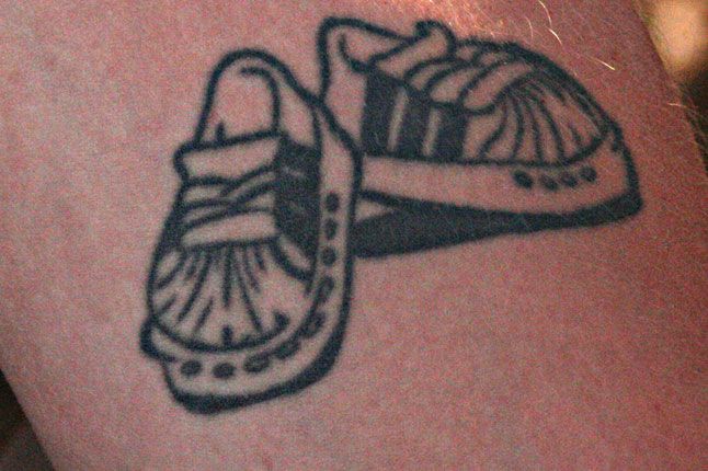 Stockvault Sneaker Tattoo104256 1