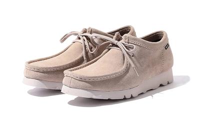 Beams Clarks Wallabee Low Gore Tex Beige Front Angle