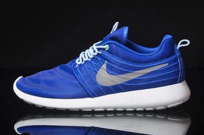 Nike Roshe Run Dynamic Flywire Hyper Blue Side 1