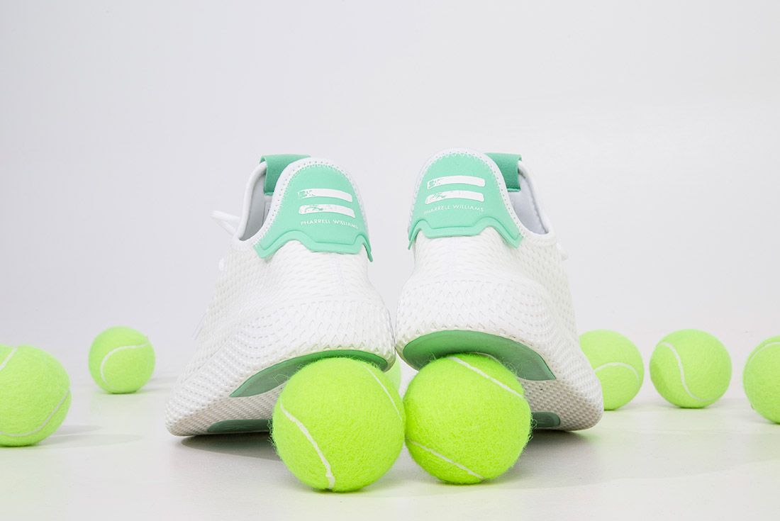 tennis hu on feet