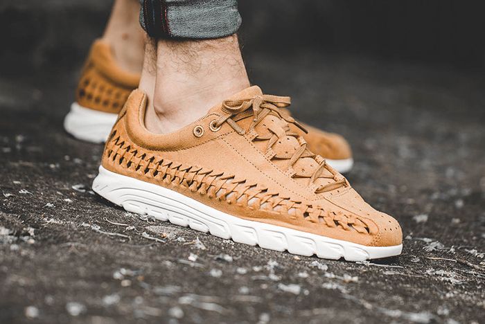 Nike Mayfly Woven Collection Sneaker