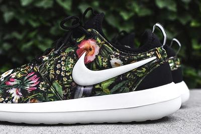 Nike Roshe Two Womens Floral 1