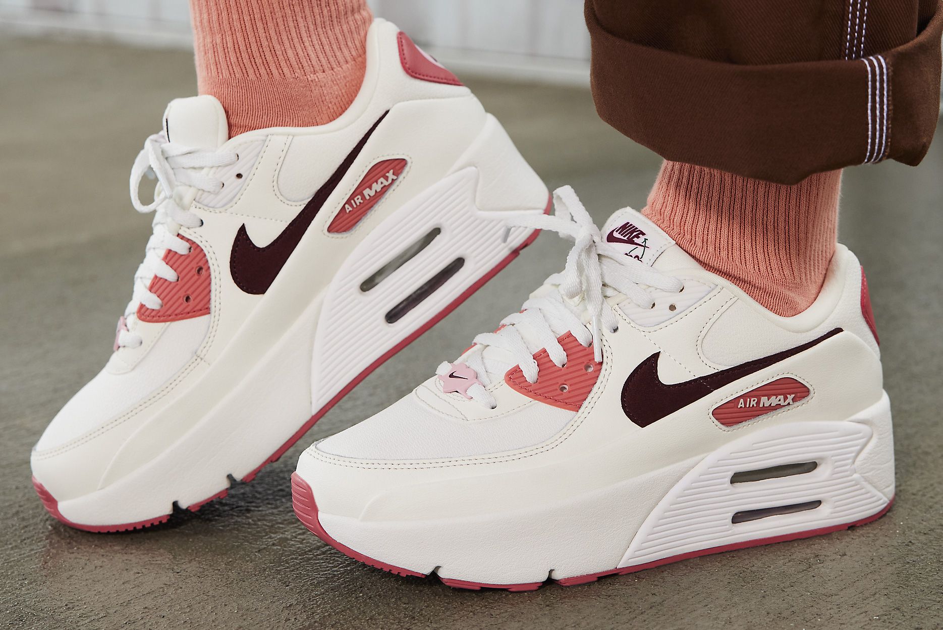 Nike packages Air Max 90 Valentines Day Pink White Sneakers Footwear