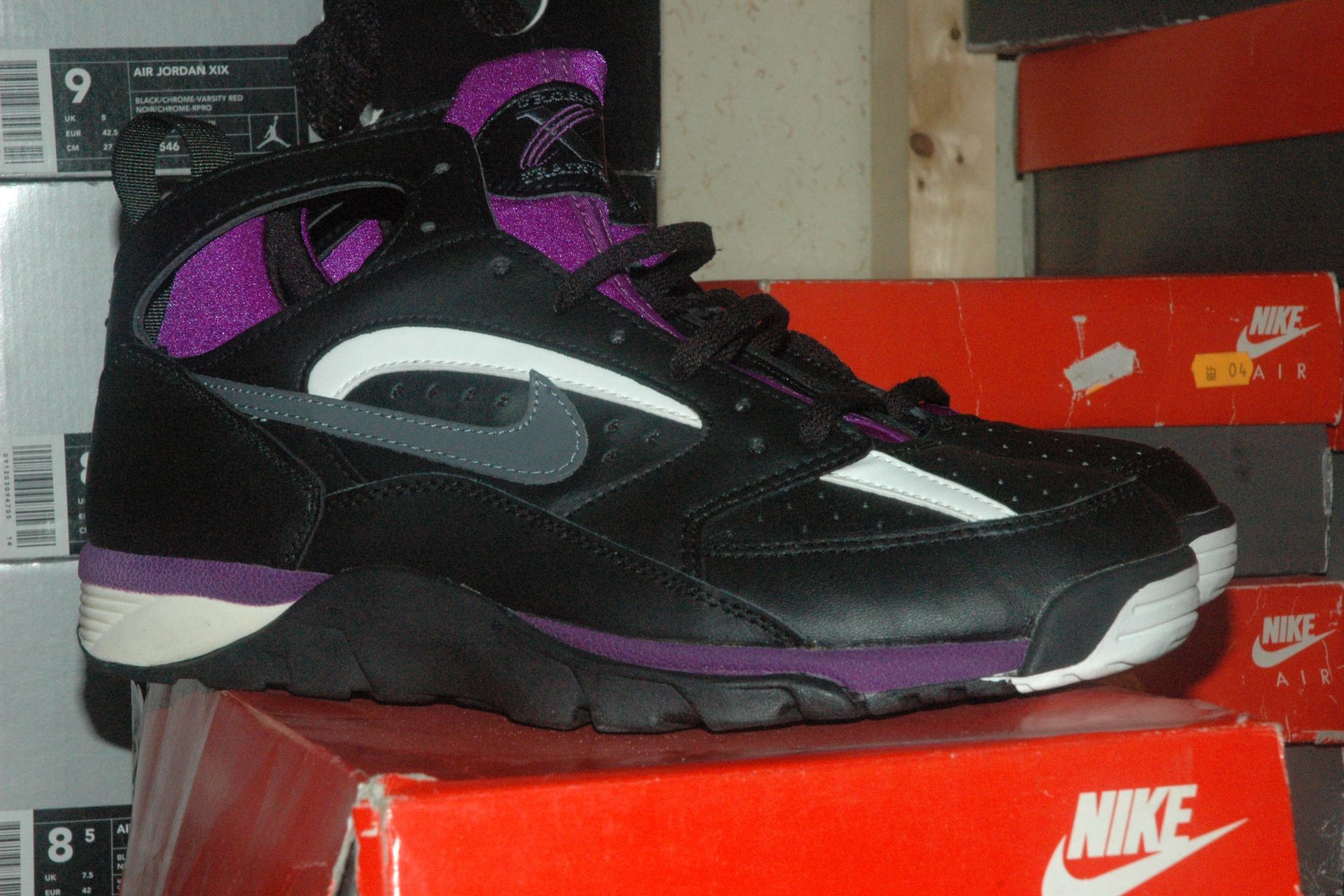 Five Cross-Training Sneakers That Need to Retro - Features