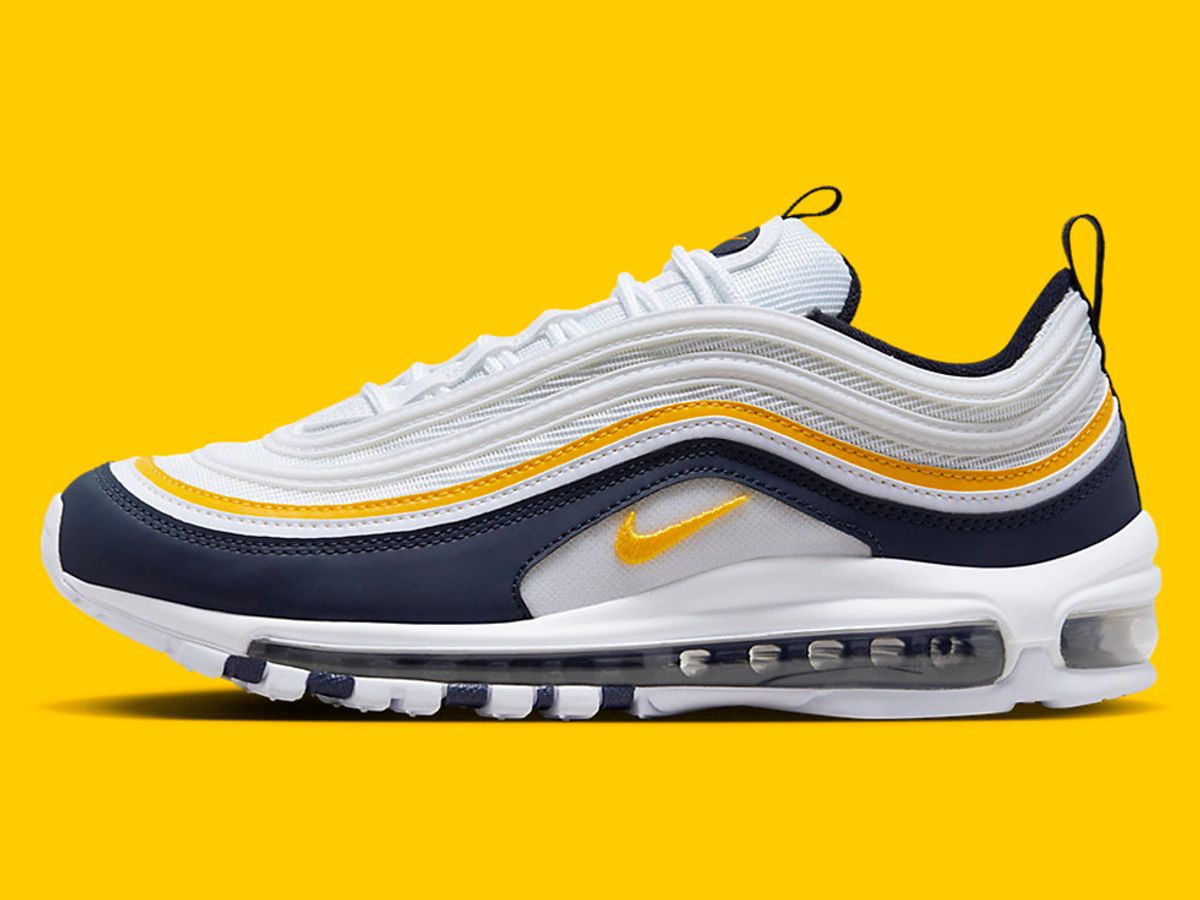 feit Maak plaats zonde Hail to the Victors! The Nike Air Max 97 Gets a 'Michigan' Colourway -  Sneaker Freaker