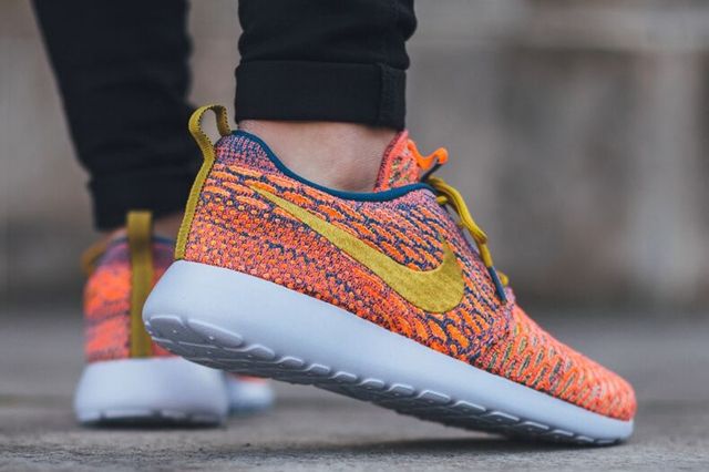 nike roshe one multicolor