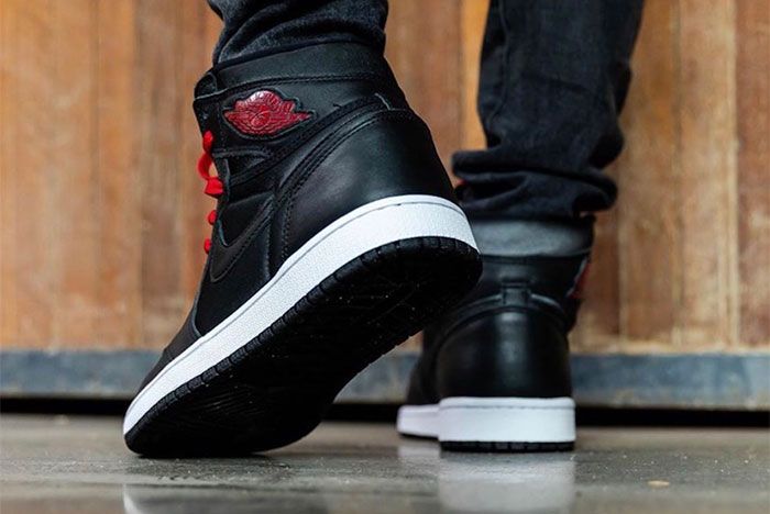 Forholdsvis mulighed skildpadde On-Foot Look: Air Jordan 1 'Black Satin' - Sneaker Freaker