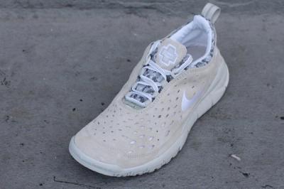 Nike Free Trail White Neutral Grey Quater Front 1