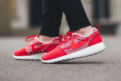 Nike Roshe One Winter Wmns Sweater Pack7