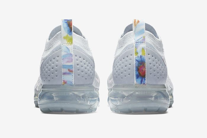 Nike Bring Floral Accents to the Air 