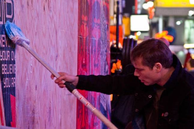 Obey Levis Live Installation Shepard Fairey Time Square 01 1