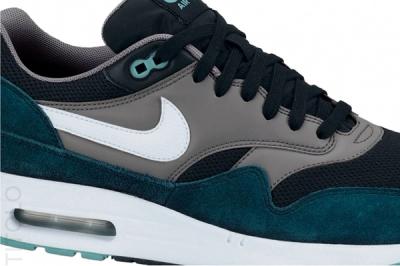 Nike Am1 Essentials Black Turquoise Midfoot Detail 1