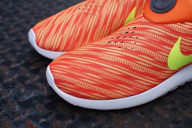Nike Roshe Run Slip On Electric Orange Atomic Mango 4
