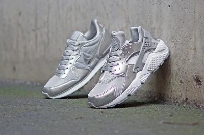 Nike Wmns Silver Pack