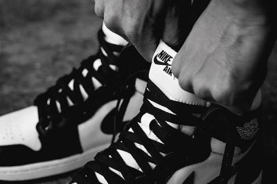 Air Jordan 1 Black White 3