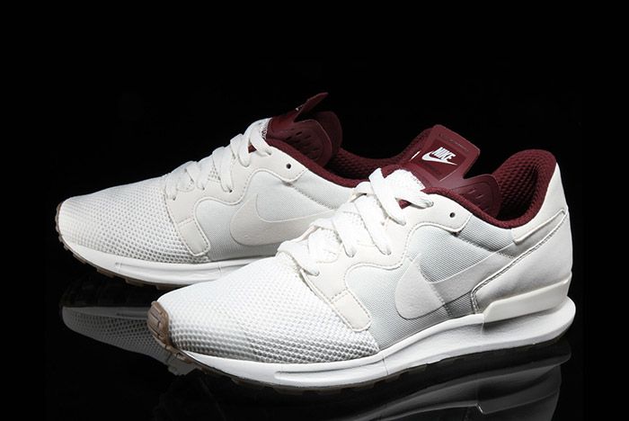 volverse loco Perth salir Nike Air Berwuda Premium (White/Maroon) - Sneaker Freaker