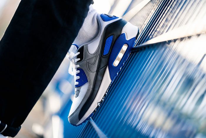 Nike Air Max 90 Hyper Royal Cd0881 102 On Foot Leaning