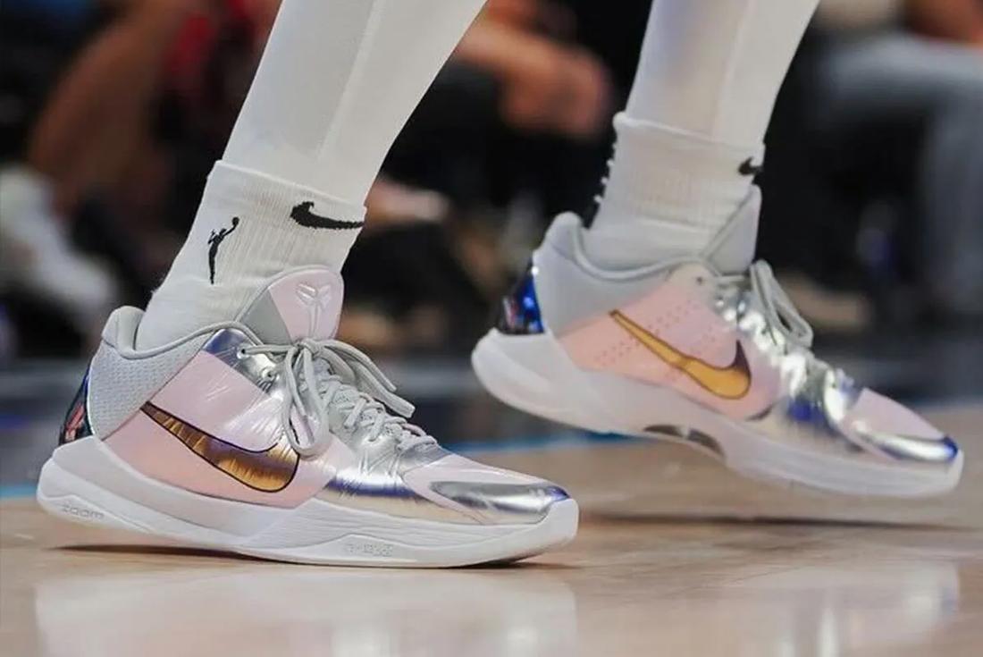 Arike Ogunbowale Kobe 5 PE on-foot