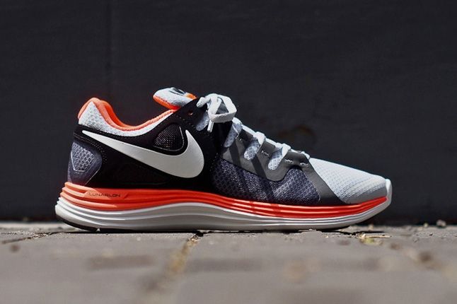 Nike Lunarflash Platinum Crimson Profile 1