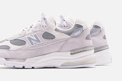 New Balance 992 White Silver Close Lateral