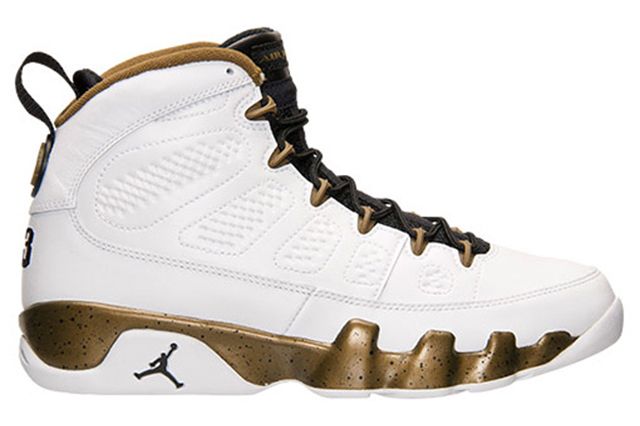Air Jordan 9 Statue2
