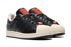 adidas Superstar