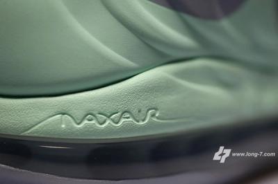 Nike Air Max Hyperposite Christmas Heel Detail 1