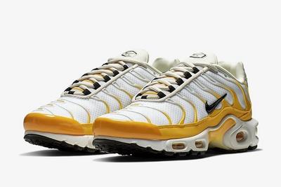 Nike Air Max Plus White Yellow Front Angle Shot 1