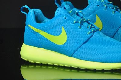 Nike Roshe Run Blue Glow Heels 1
