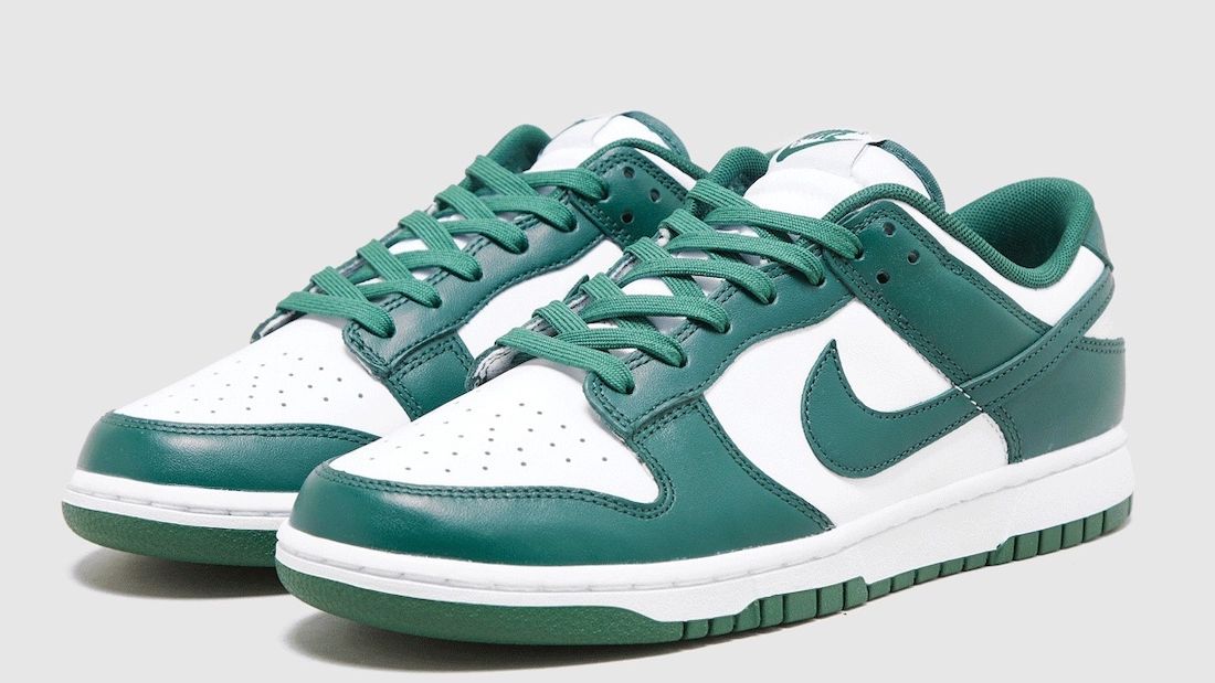 Nike Dunk Low Team Green: Classic and Timeless Sneakers in Team Green Colorway