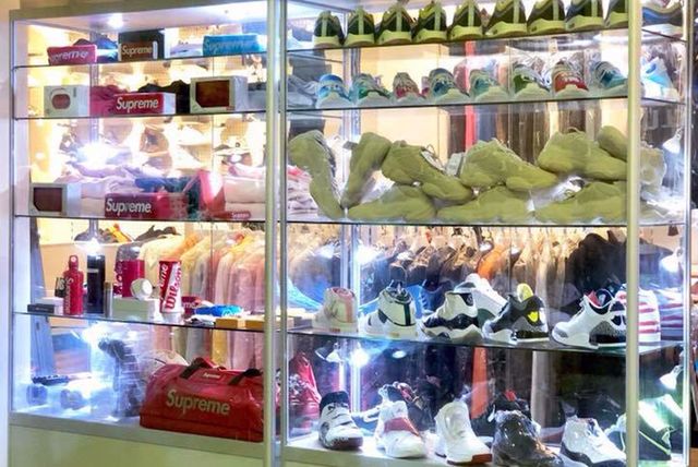 sneaker stores in bushwick