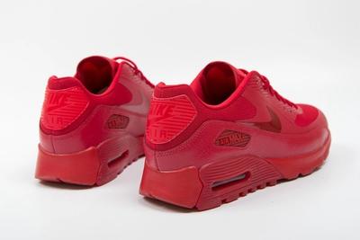 Nike Am90 Ultra Gym Red Uni Red Foot District Bump 2