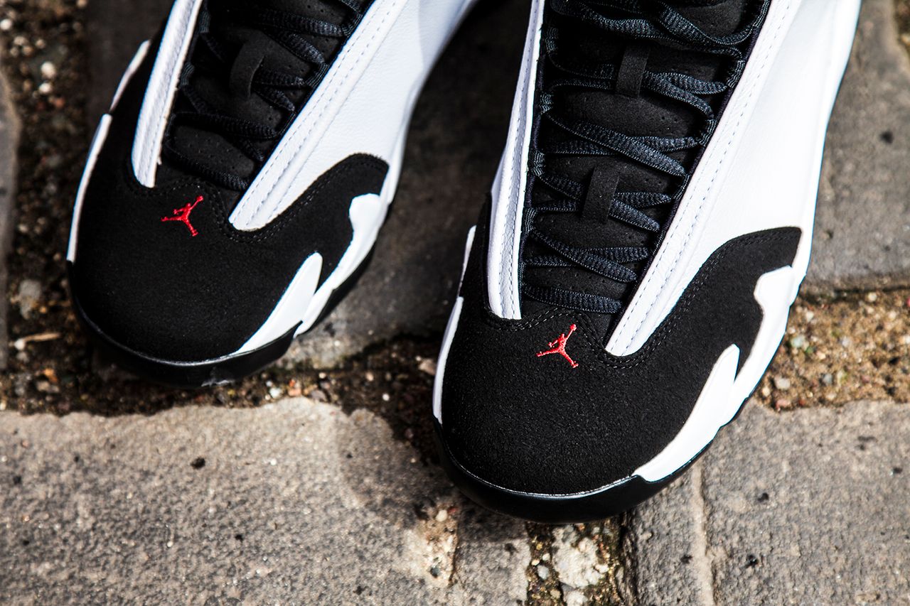 jordan wearing black toe 14