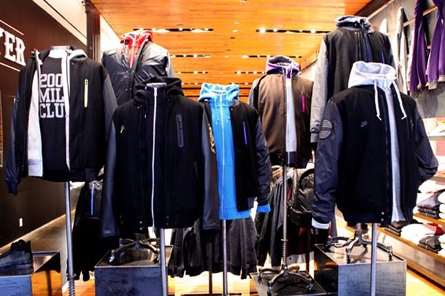 Nike Sportswear 21 Mercer Black Friday 01 1