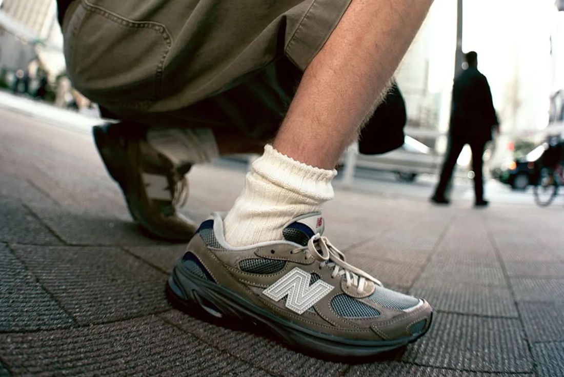 Tour Ready: South Korea's Khakis Flip the New Balance ABZORB 2010
