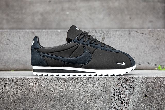 Nike cortez shark tooth hotsell