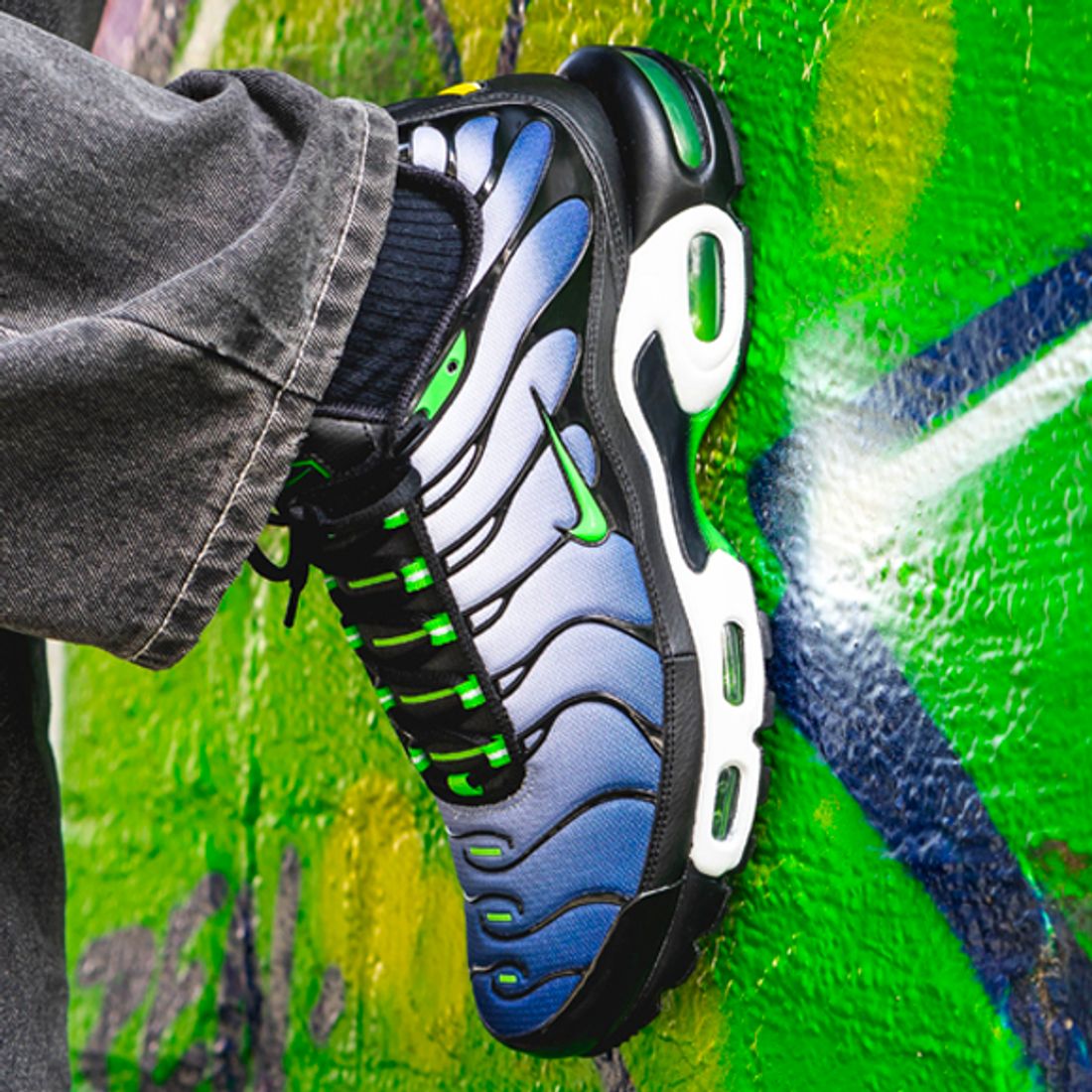 Why Sneakerheads Keep Nike Air Max in Their Foot Locker - Sneaker Freaker