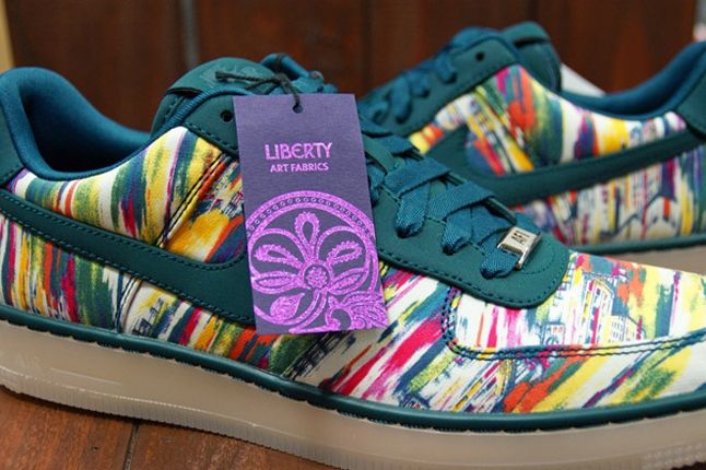 Nike Air Force 1 X Liberty Downtown Green Side 1