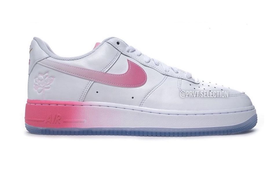 air force 1 gold and black