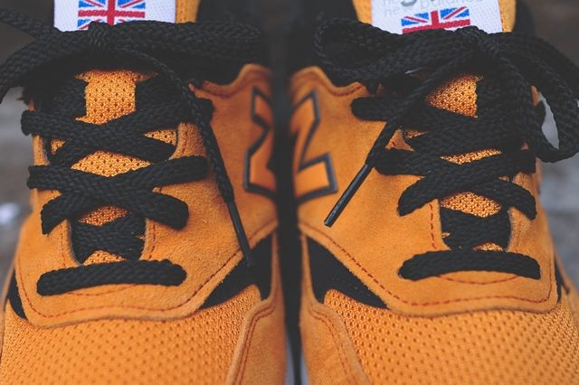 New Balance M577 Orange Black 5