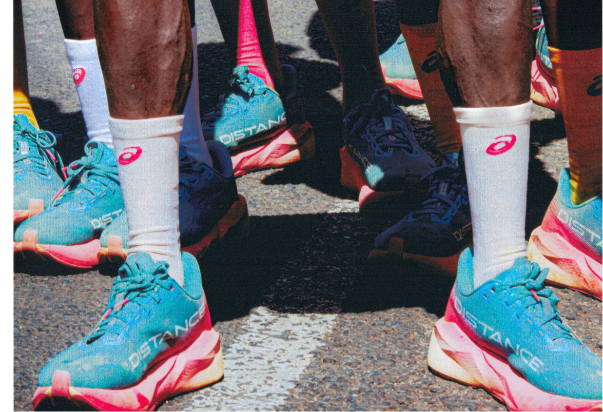 のです¨̮ )/ DISTANCE x ASICS Drench the NOVABLAST 6 in Kenyan Sunshine - Releases