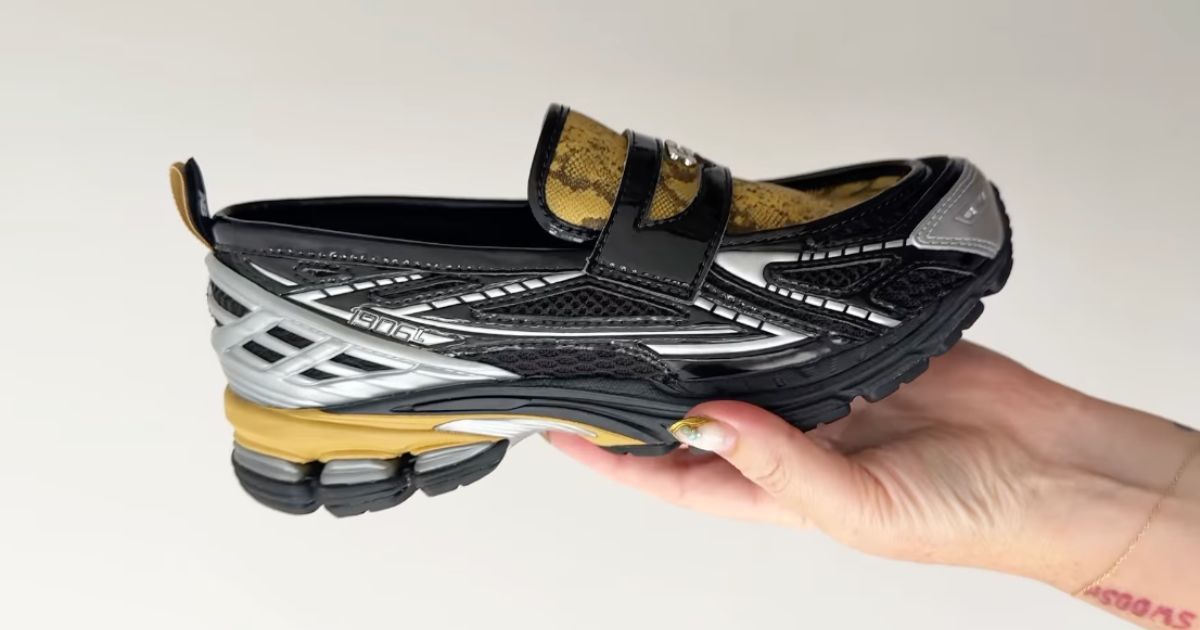 GANNI Go Rah-Rah-Reptilian auf New Balance 1906L Loafer