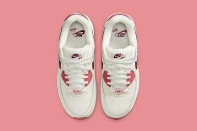 Nike nike lunar hyper workout plus classic line Valentines Day Pink White Sneakers Footwear