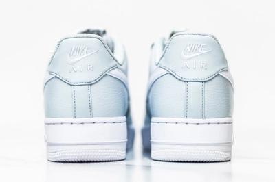 Nike Air Force 1 Pure Platinum 4