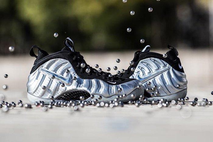 foamposite pro metallic silver