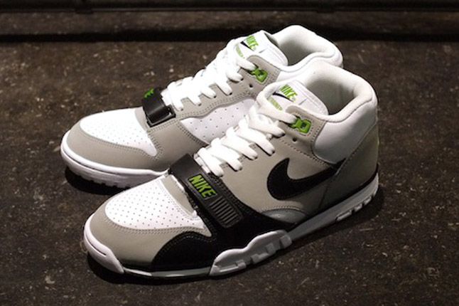 Nike chlorophyll trainer best sale