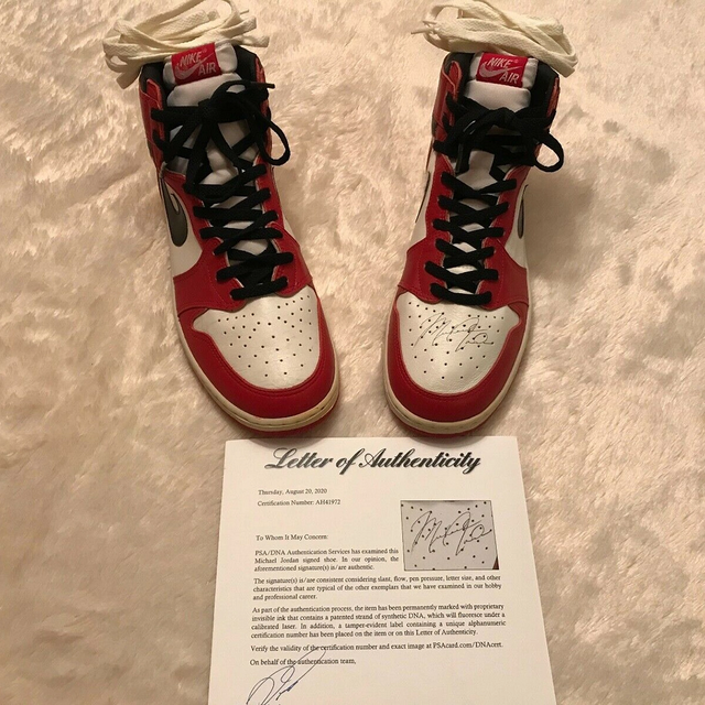 Want A Pair of Michael Jordan-Autographed Air Jordan 1s from 1985? That ...