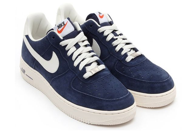 Nike Air Force 1 Low Suede Navy Angle 1